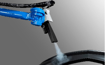 CRYOCLEAN snow; 125 mm flat nozzle is cleaning a bumper grey background; horizontal position 